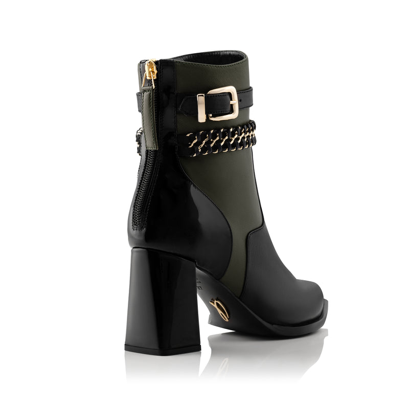 gender neutral and unisex boot made in italy with a chain adornment
